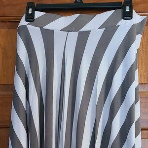 NY & Co Women's Skirt